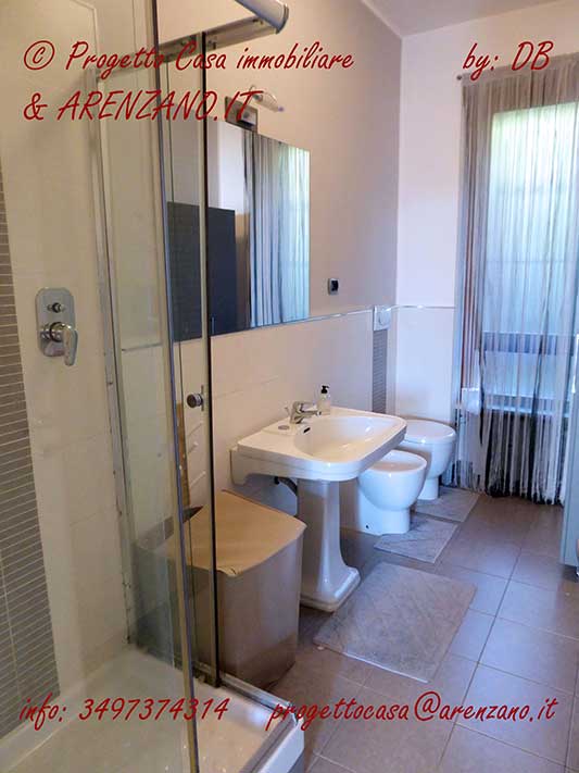 Casa con bagno con doccia Arenzano
